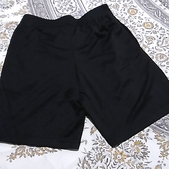Champion boys shorts size 10/12 black - Picture 2 of 3